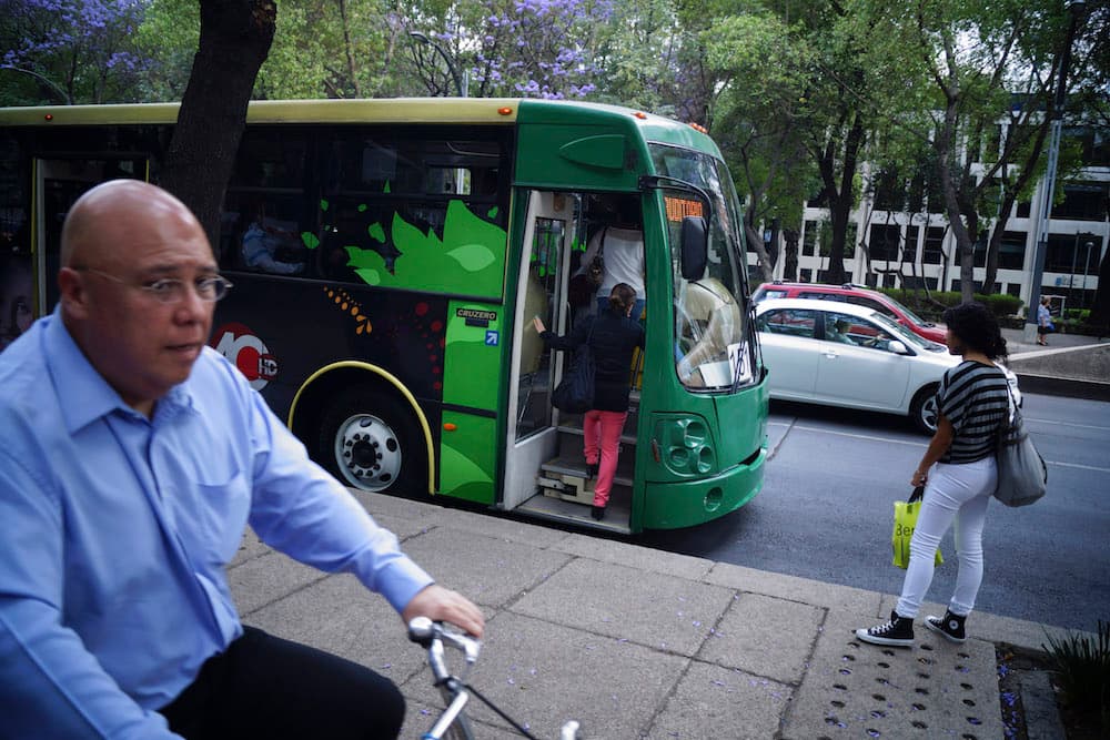 Camiones m1 en Reforma