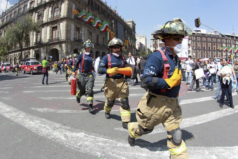¡Abrirán convocatoria para ser bombero en la Ciudad de México!
