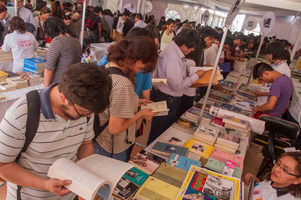 ¡Prepara los ahorros! Ya está aquí el Remate de libros de la UNAM 2019