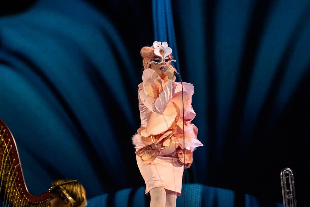 Björk y adiós