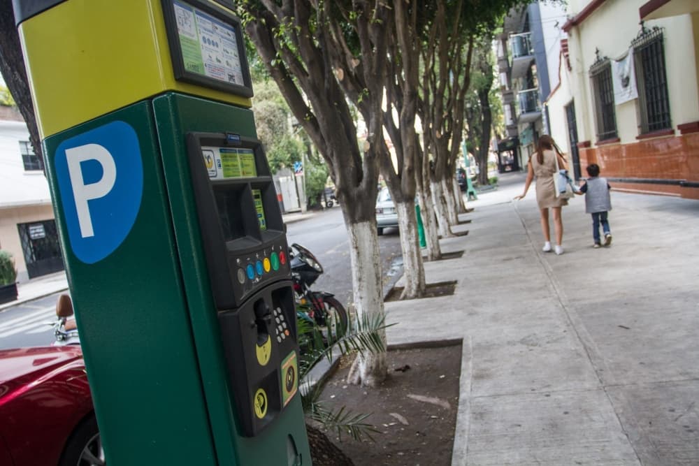 reanuda el cobro en parquímetros