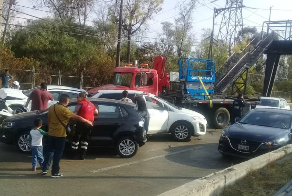 Accidente en la México Toluca deja ocho personas lesionadas