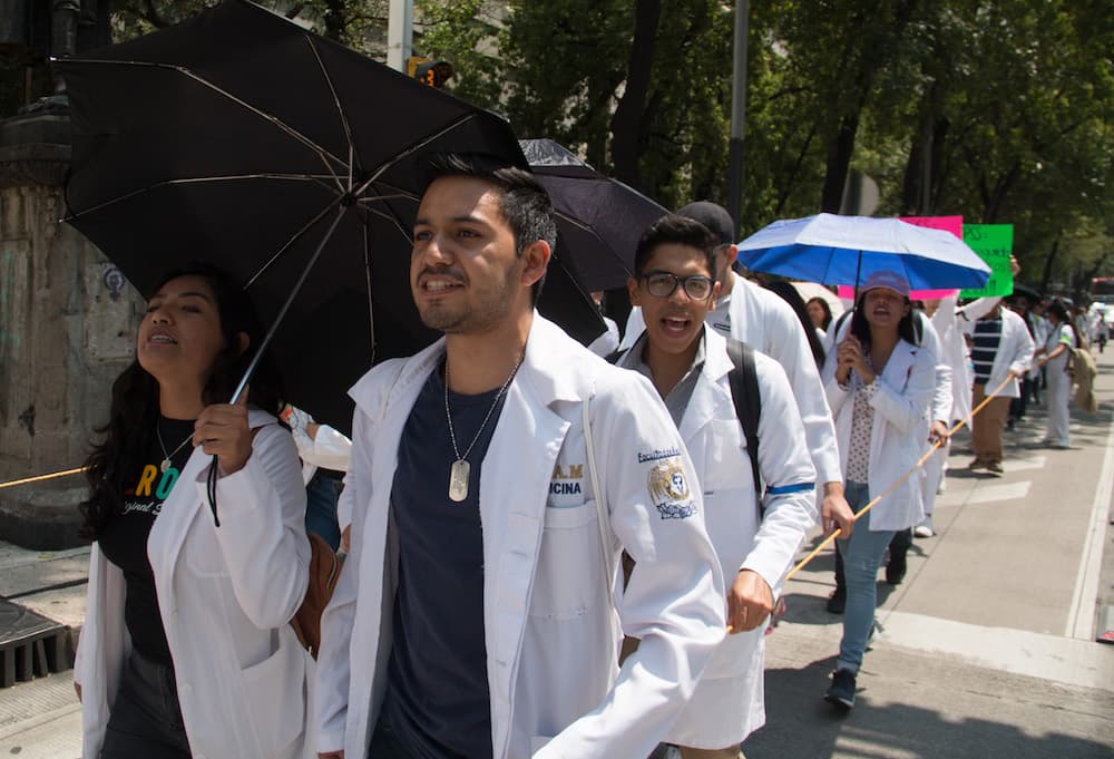 universidad nacional para médicos y enfermeras