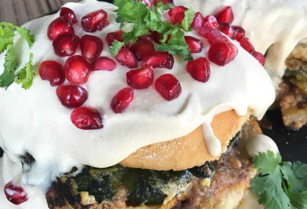 TORTA DE CHILE EN NOGADA