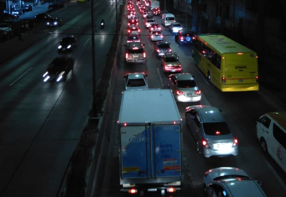 caos vial por manifestación en Constituyentes