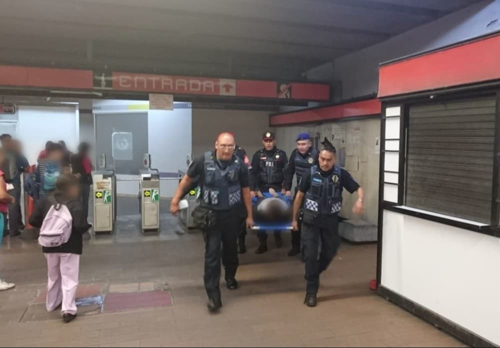 Fallan escaleras eléctricas del Metro Mixcoac: hay nueves heridos