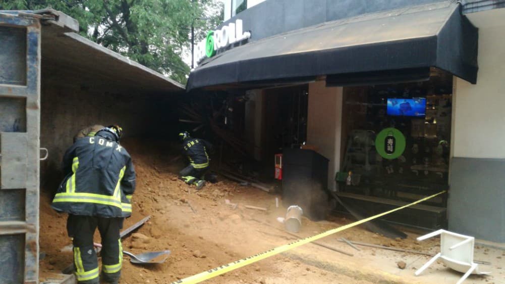 Este martes 27 de febrero se registró una volcadura en la Condesa.