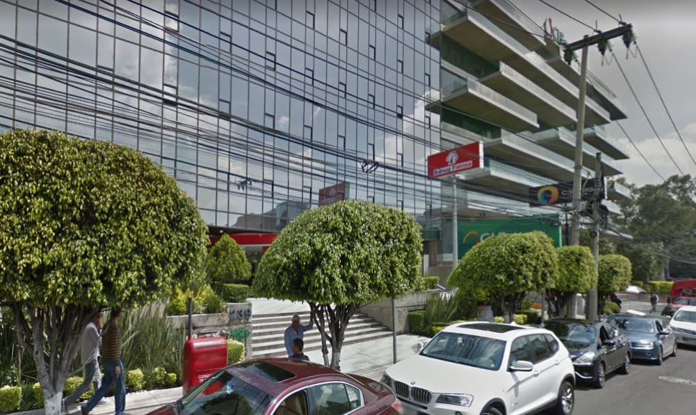 Hombres armados asaltaron un banco en Lomas de Chapultepec