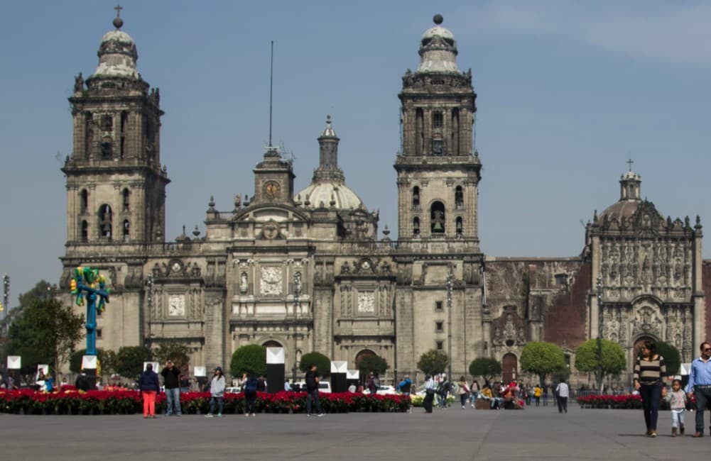 Hundimiento del Zócalo es causado por sobreexplotación del acuífero