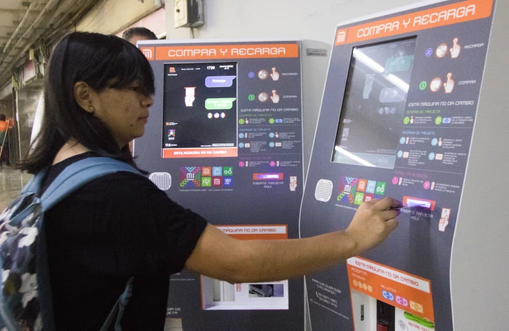 instalan 100 máquinas de recarga en el Metro