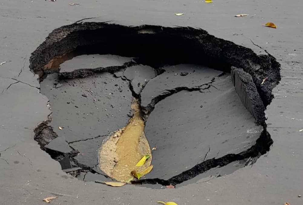 Tenemos mega bache en Vértiz