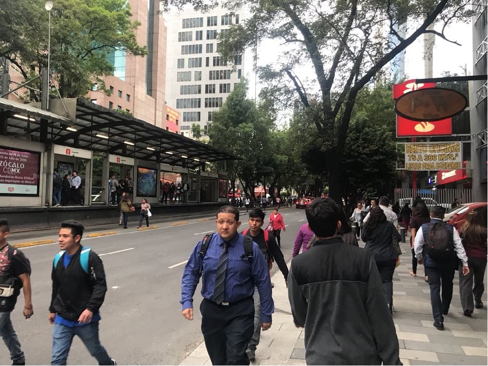 #AlertaGodín Evita el Metrobús de Insurgentes, hay estaciones cerradas