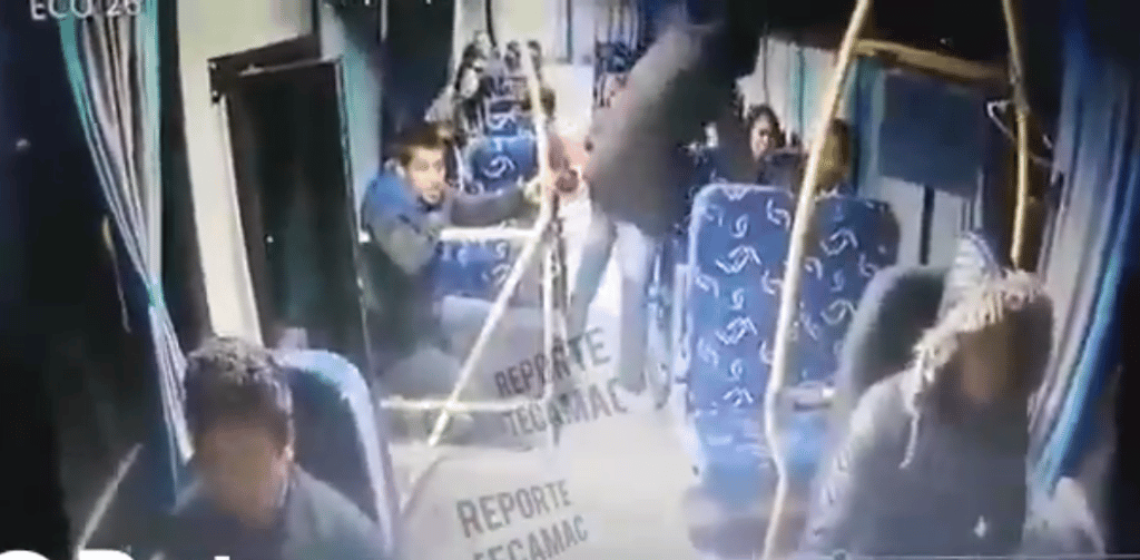 asalto a un camión de pasajeros en Tecámac