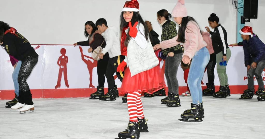 Pista de hielo en Tláhuac, CDMX