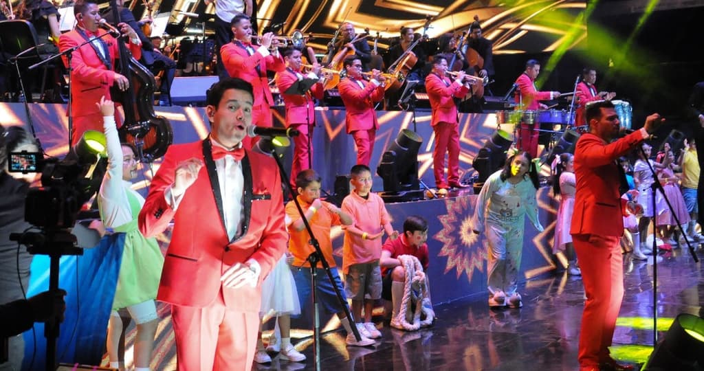 La Sonora Santanera recibió el reconocimiento del Gobierno de la CDMX como Patrimonio Cultural Vivo