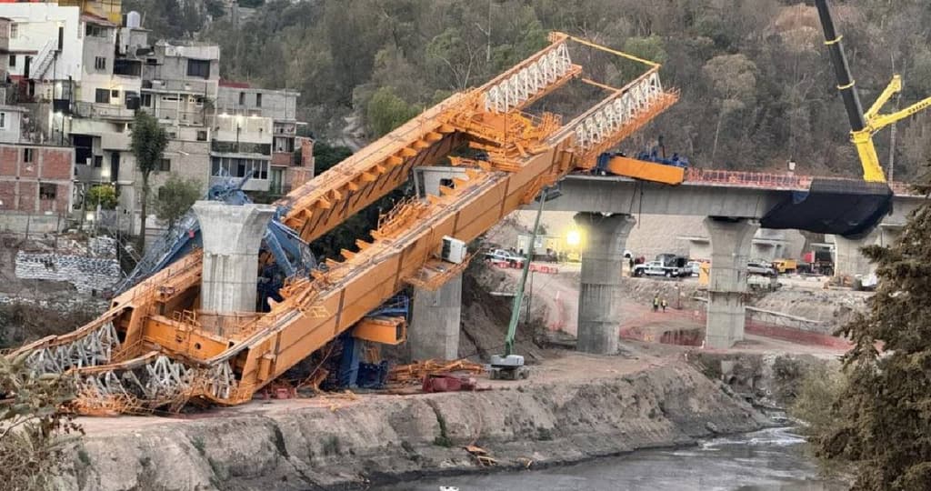 Cae lanzadora de dovelas en obras del Tren Interurbano