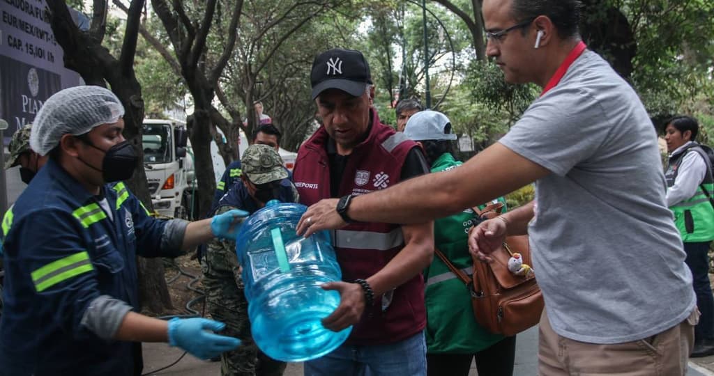 Juez obliga a gobierno de cdmx a suministrar aguan limpia en BJ