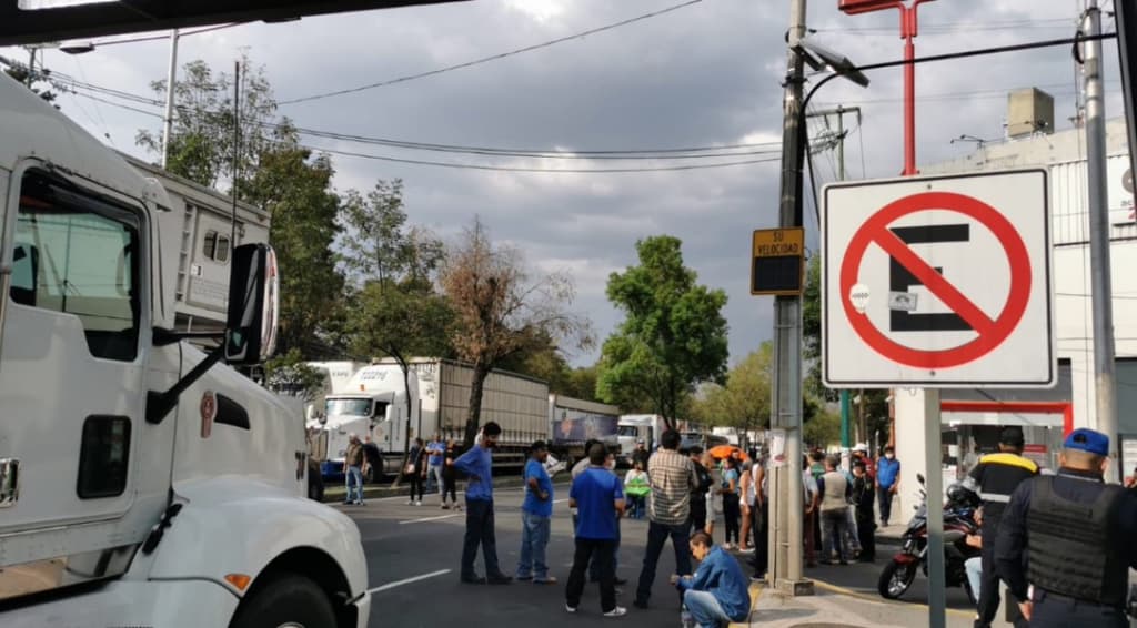 bloqueo en Constituyentes y Observatorio