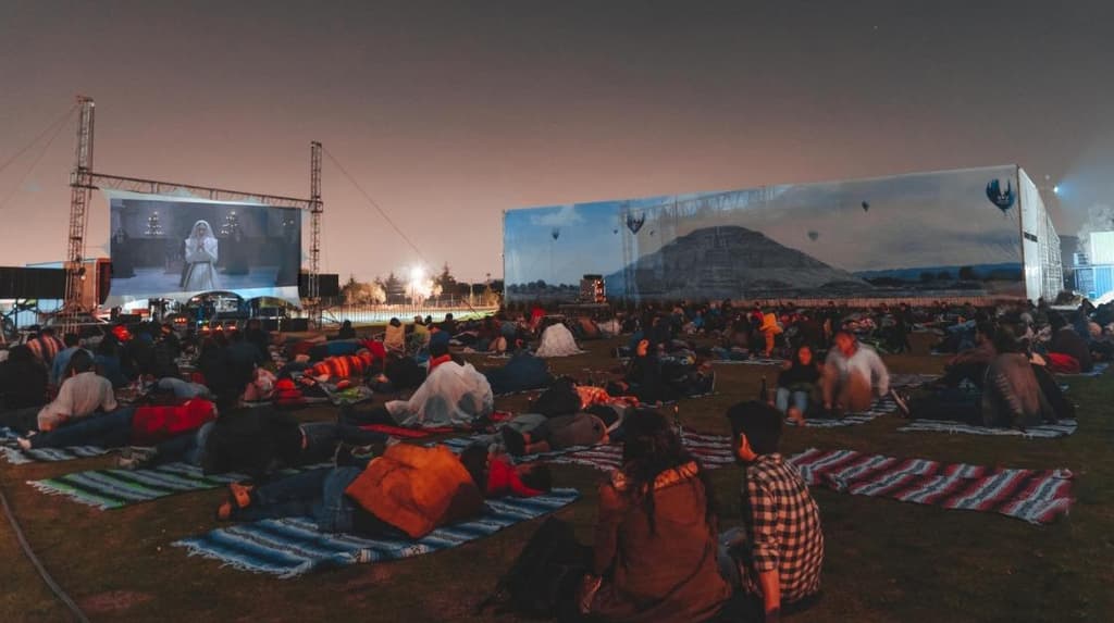 terror y camping en teotihuacán
