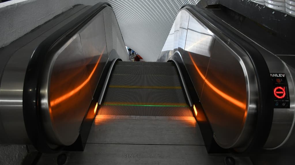 nuevas escaleras del Metro
