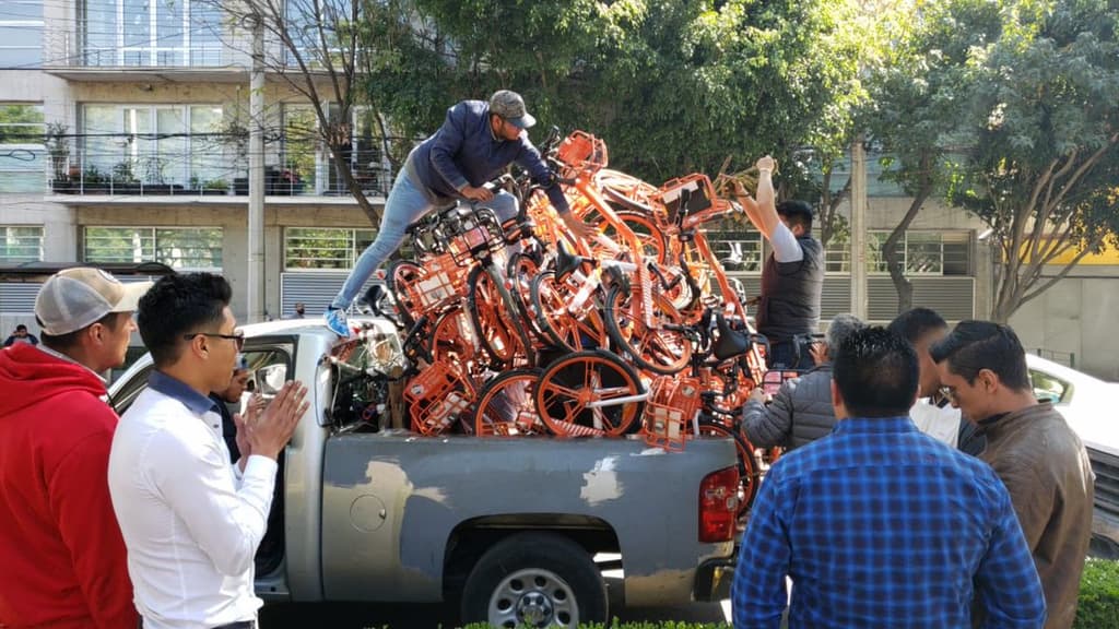 retiran bicis que estorbaban en BJ