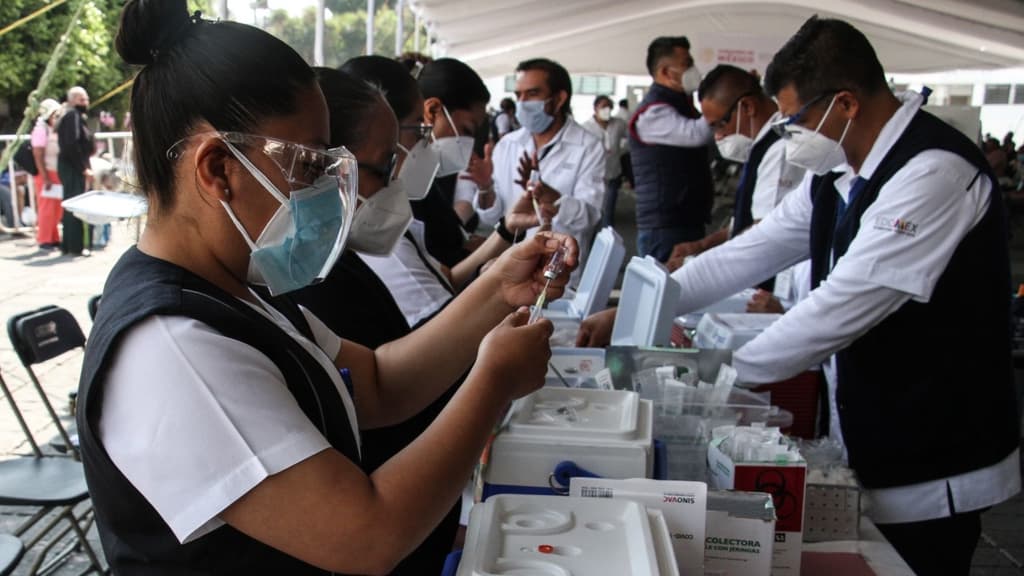 vacunación de maestros en Edomex