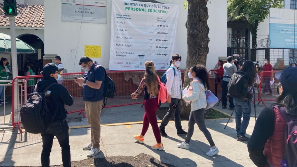 vacunación de maestros en Ciudad de México