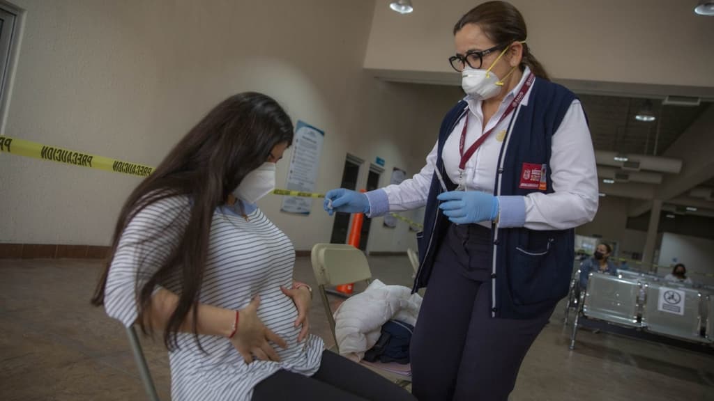 vacunación para embarazadas en CDMX