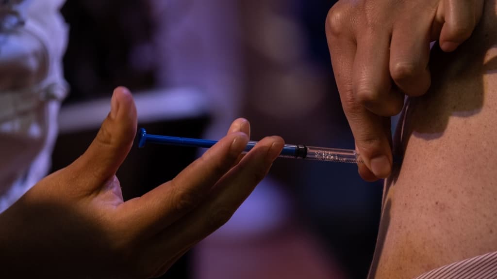 requisitos para vacunación de 30 y más