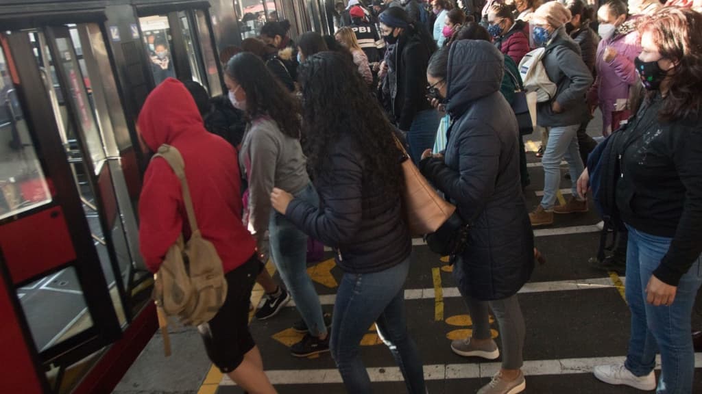 cierre de estaciones de Línea 1 del Metrobús