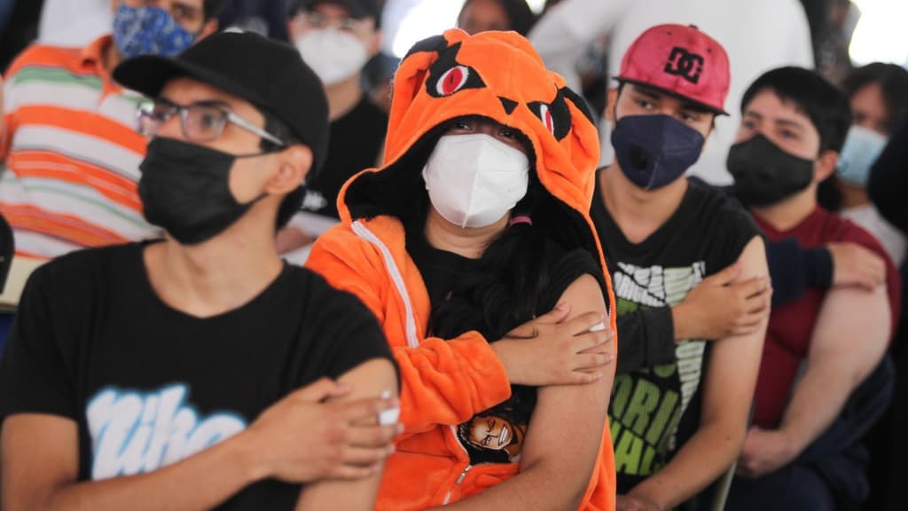 ordena vacunar a un menor