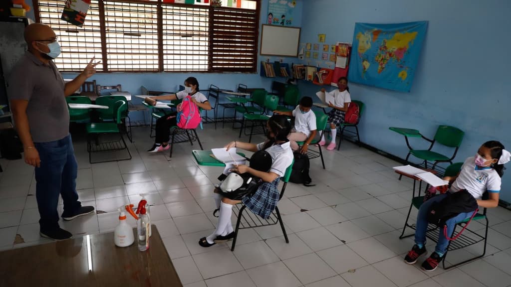 casos de covid en escuelas