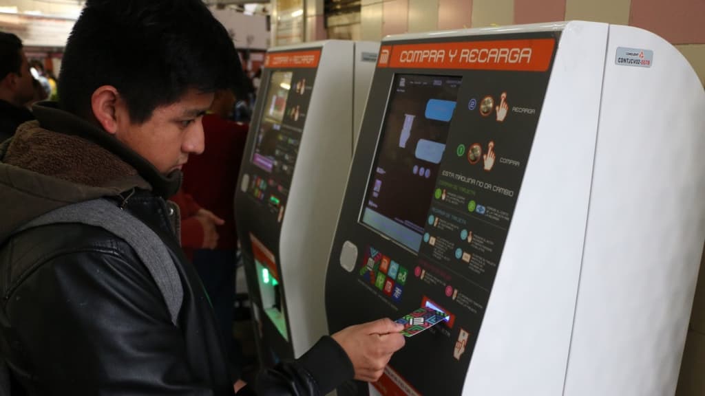 pagos con tarjeta en el Metrobús