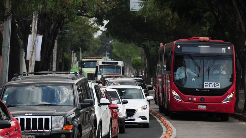 Metrobús en Circuito