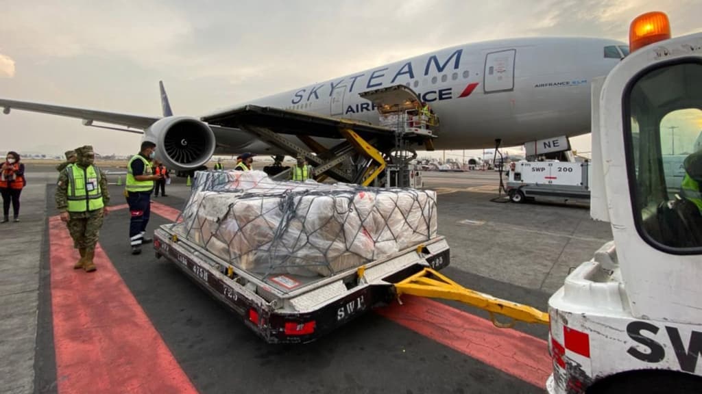 afecta la guerra la llegada de vacunas