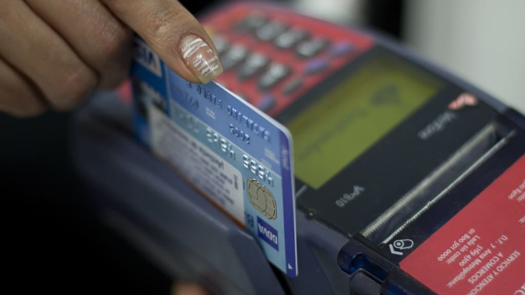 comisión por pagar con tarjeta