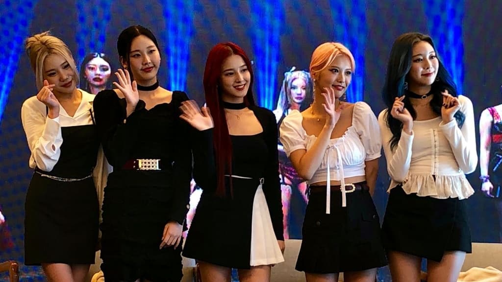 Momoland hablan sobre el futuro del K-pop y todo lo que les gusta de México.
