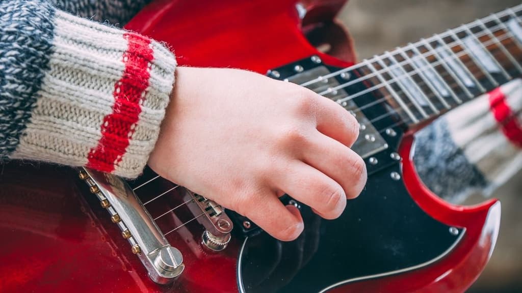 10 canciones rockeras para les chavites de la casa.