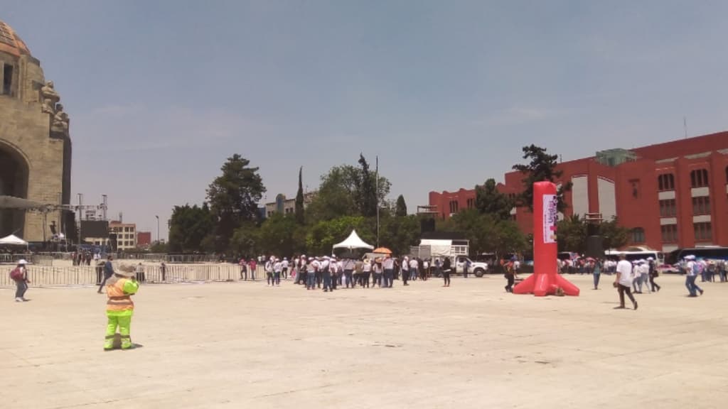 cierres en inmediaciones del Monumento a la Revolución