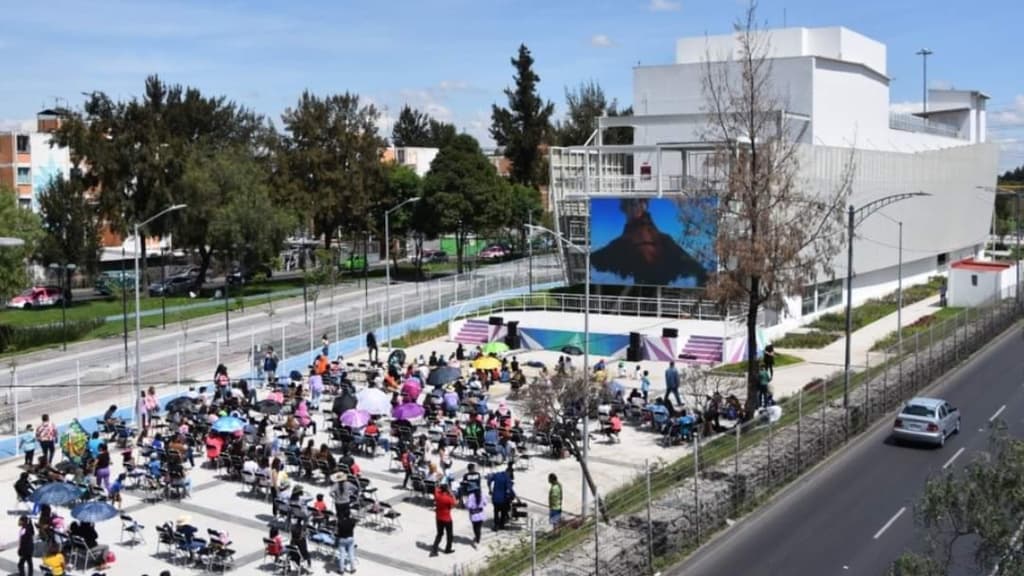 cartelera del Barco Utopía