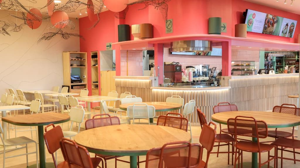 Mejores cafeterías y restaurantes en el Aeropuerto Internacional de la CDMX.