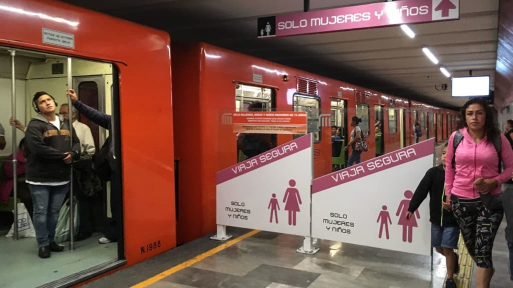 incrementar vagones exclusivos en el Metro