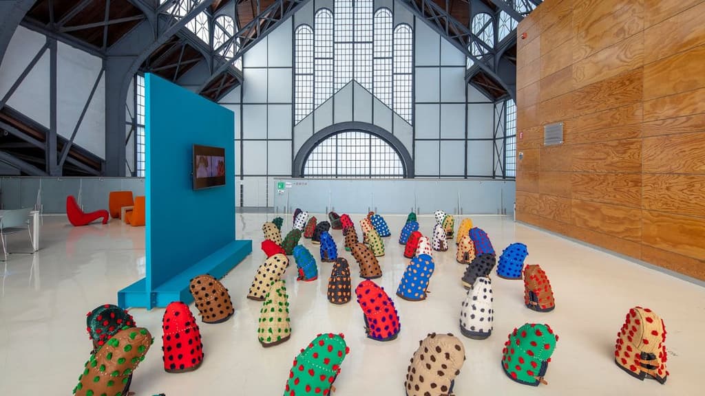 Instalaciones coloridas en el Museo del Chopo.