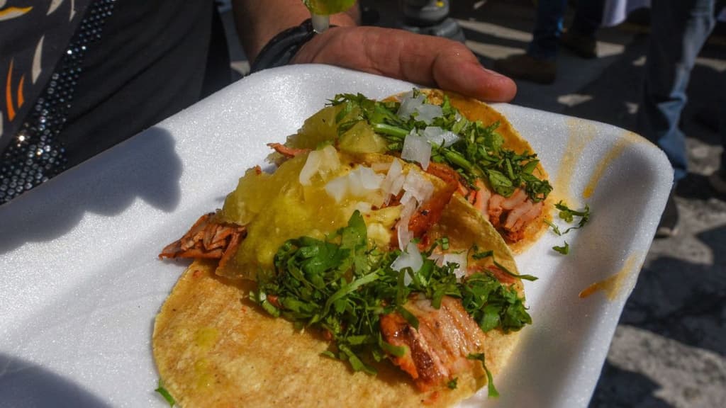 Alza en precios de alimentos como tacos y tortas dispara inflación .