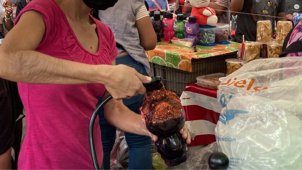 Esta es la multa por tomar en la calle en CDMX.