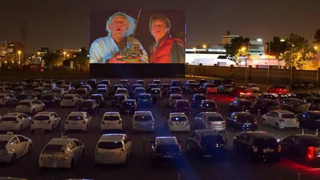 Volver al futuro en autocinema de Faro oriente