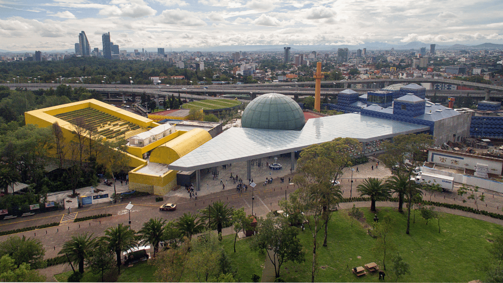 Ricardo Legorreta Papalote Museo del Niño