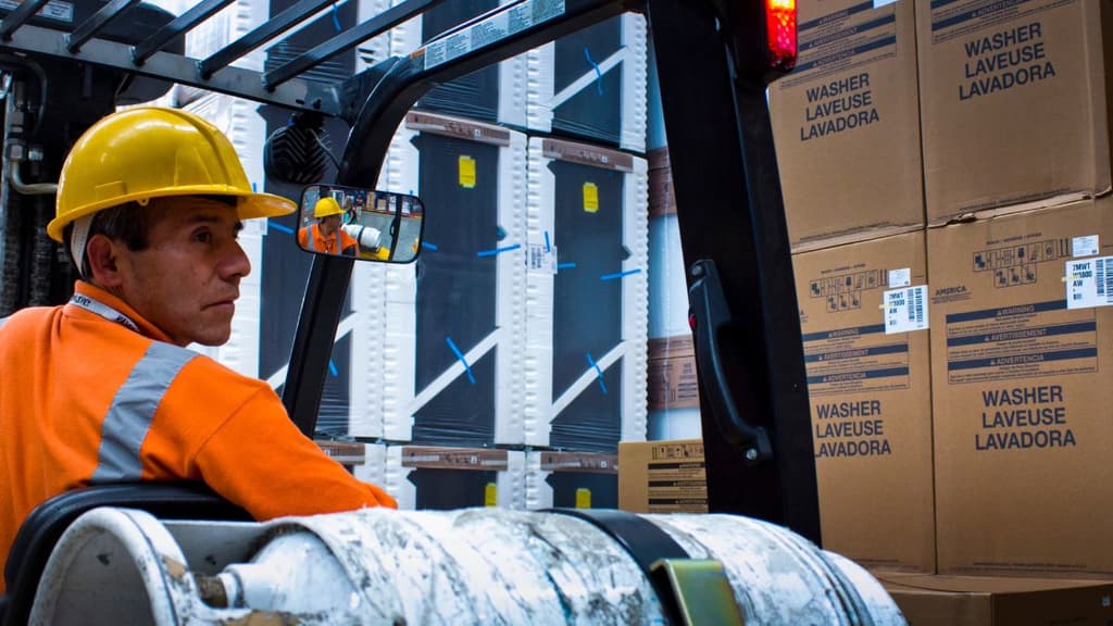 Trabajo en la Secretaría del Trabajo y Previsión Social.