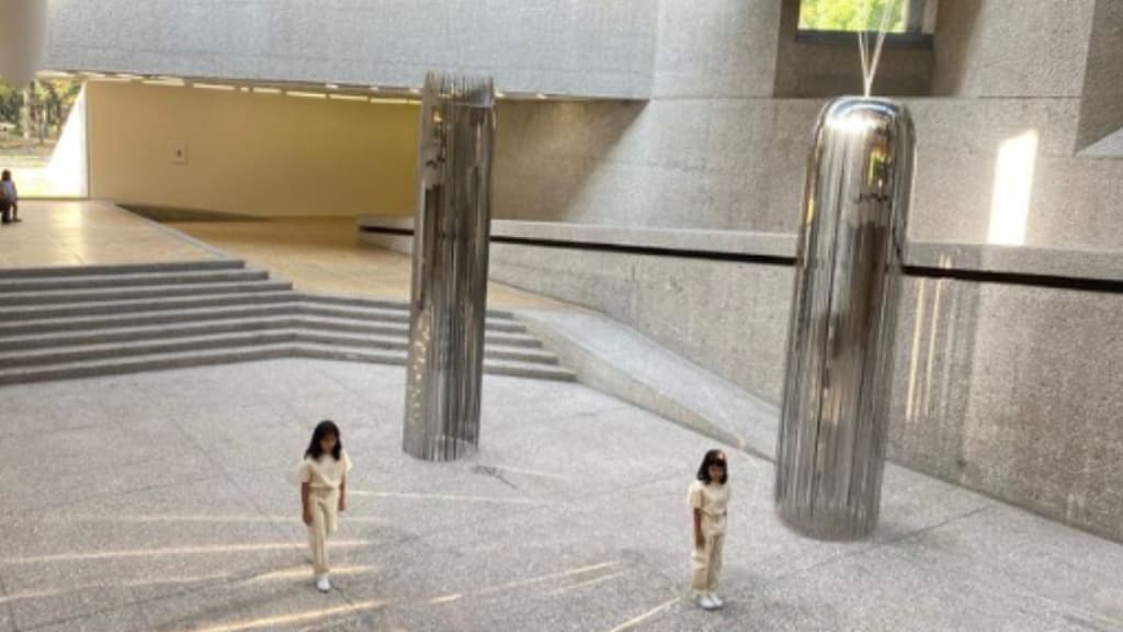 Nido exposición de esculturas en movimiento