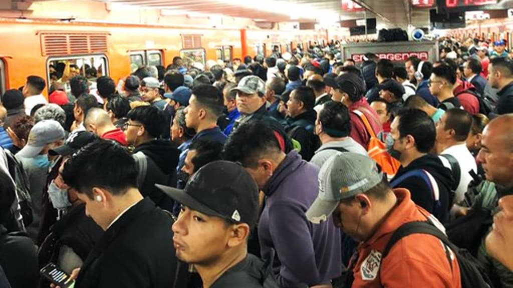Metro Pantitlán se encuentra saturado hoy